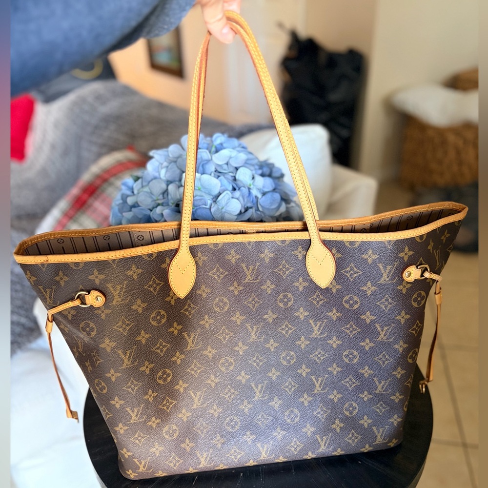 SOLD’ Louis Vuitton Neverfull Monogram GM